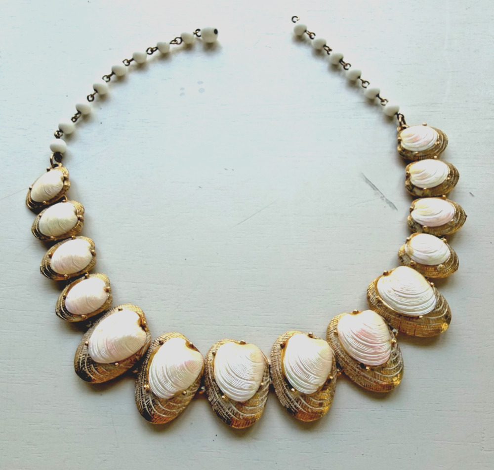 Vintage Signed Capri Gold Tone Sea Shell Choker Necklace